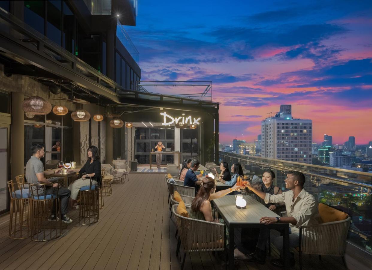 One Eleven Hotel Phnom Penh Exterior foto
